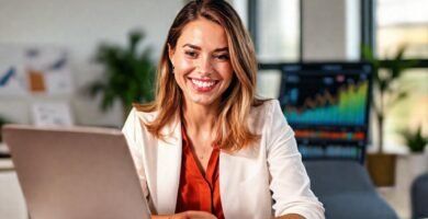 La empresaria simboliza éxito digital innovador