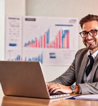 Éxito empresarial visualizado en cifras