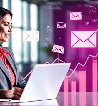 Éxito empresarial moderno y optimista